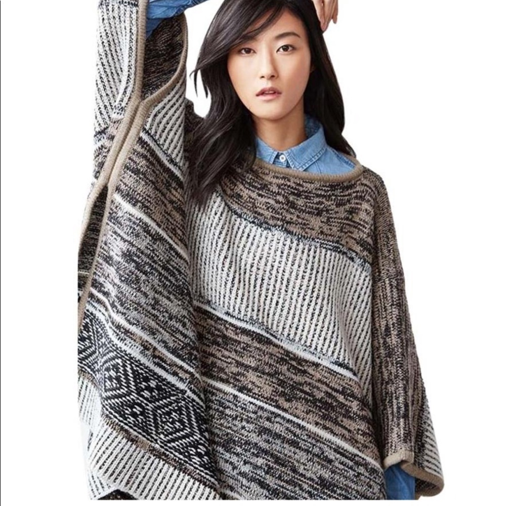GAP Wool Chunky Knit Poncho